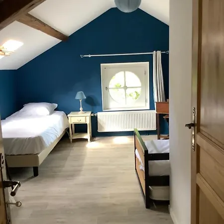 Pavillon De La Garde * Courcelles-sous-Moyencourt