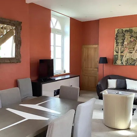 Pavillon De La Garde *