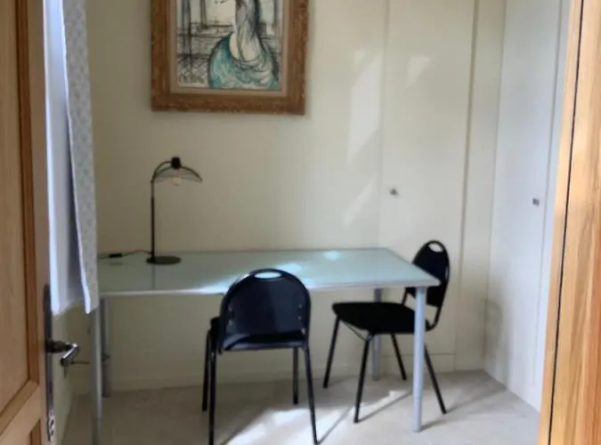 Pavillon De La Garde 펜션