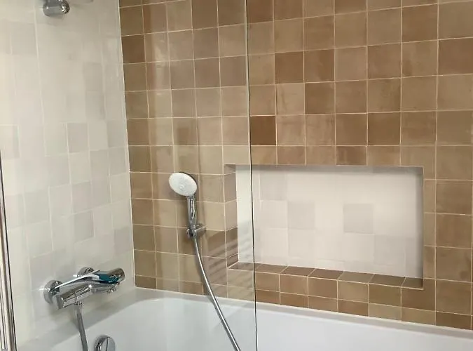 Pavillon De La Garde * Courcelles-sous-Moyencourt