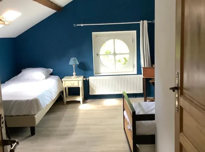 Pavillon De La Garde * Courcelles-sous-Moyencourt