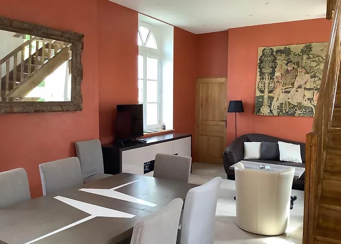 Pavillon De La Garde *