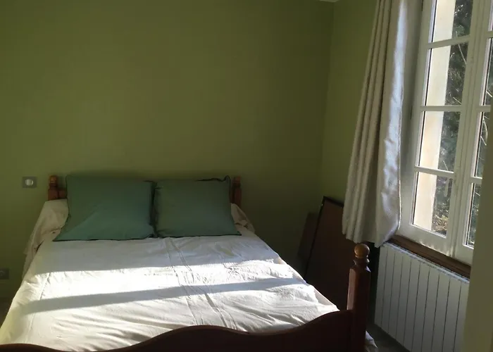 Pavillon De La Garde *